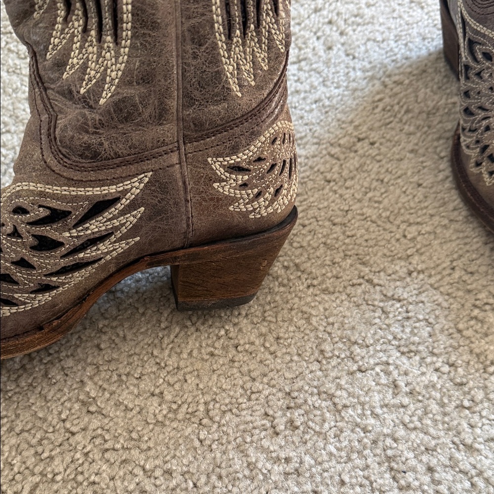 Corral Brown Heeled Boots with Cross Design - Picture 7 of 7